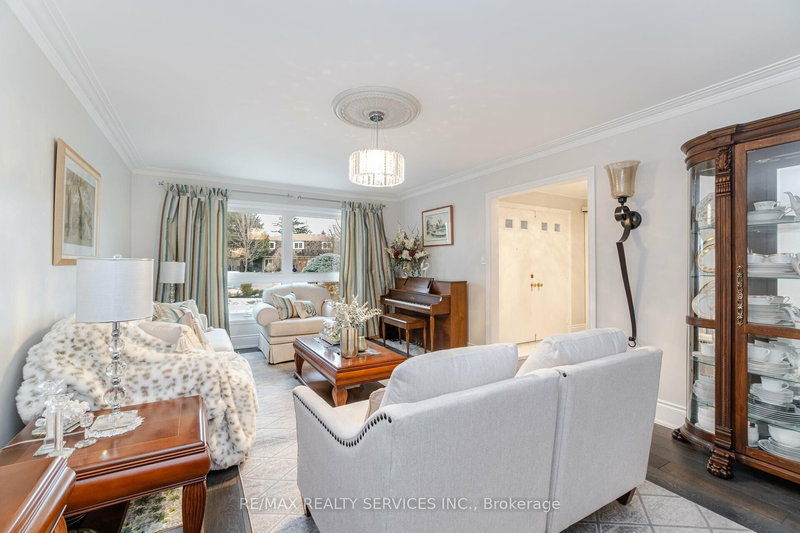 15 Pine Ridge Lane, Brampton, L6W 1G6 | Image 3