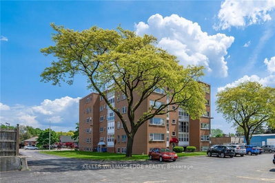 Condo sold at 27-824 Brant Street, Burlington, Ontario, L7R 2J5 - Brant - MLS: W8033184