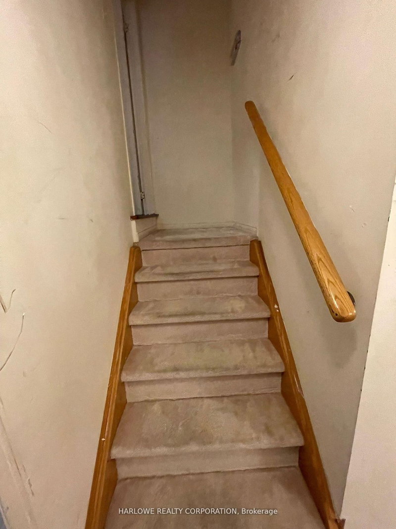 Bsmt - 54 Travis Cres, Brampton, L7A 0P2 | Image 2