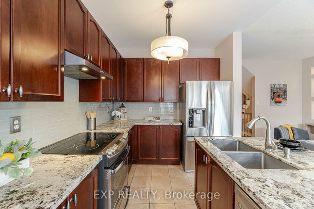 5570 Waterwind Crescent
