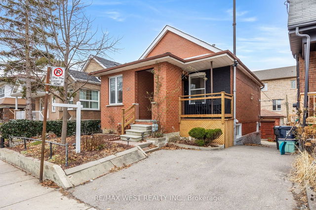 94 Rowntree Avenue