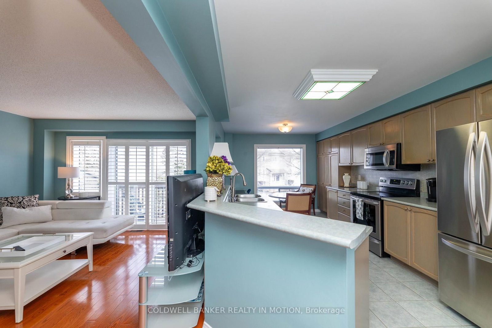 Listing Image 8