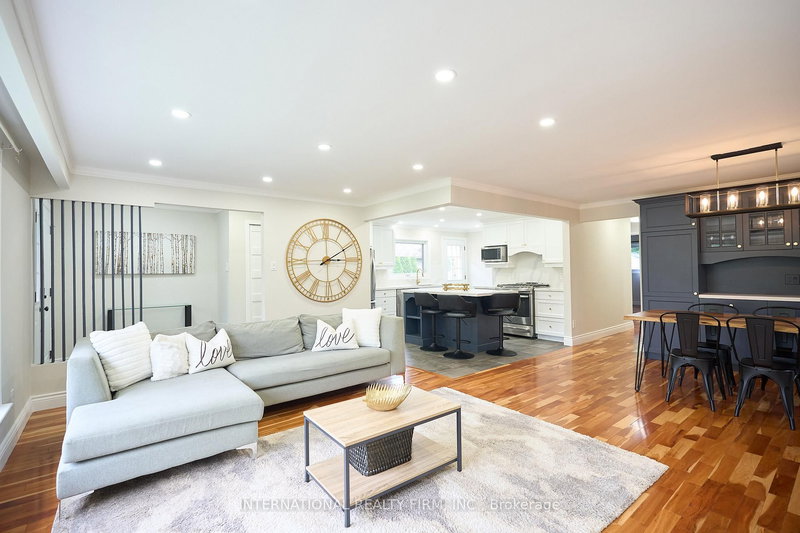 2292 Devon Rd, Oakville, L6J 5R4 | Image 2