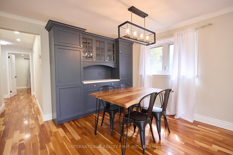 2292 Devon Rd, Oakville, L6J 5R4 | Image 3