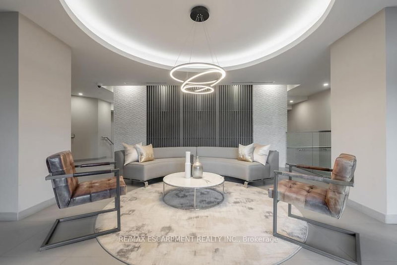 322 - 457 PLAINS Rd E, Burlington, L7T 0B8 | Image 2