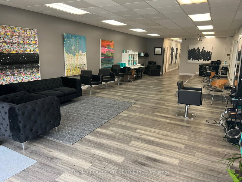 328 Kerr St, Oakville, L6K 3B5 | Image 3