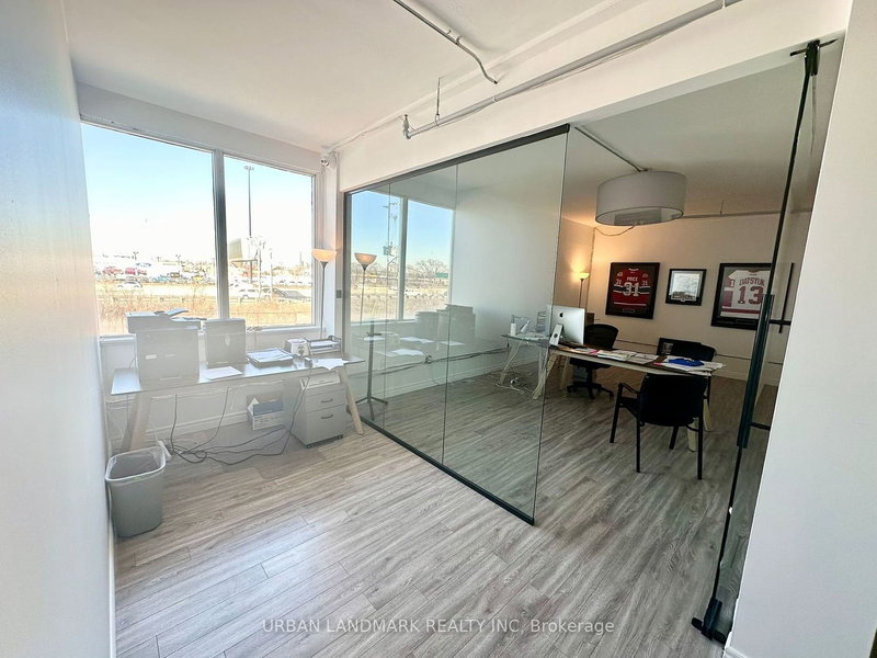 200 - 105 Brockhouse Rd, Toronto, M8W 2W8 | Image 3