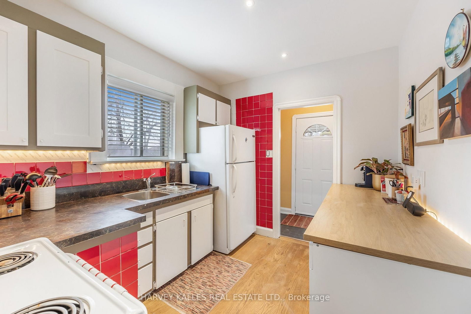 Listing Image 7