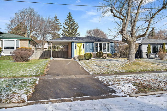 22 Marilyn Crescent