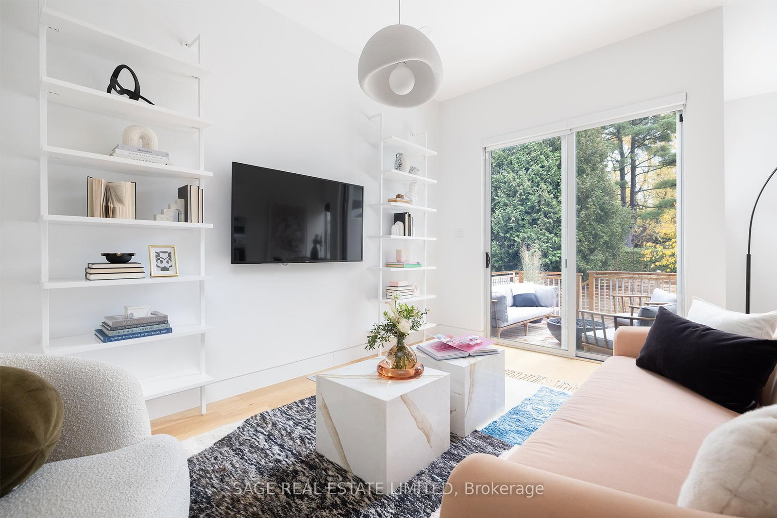 Listing Image 11