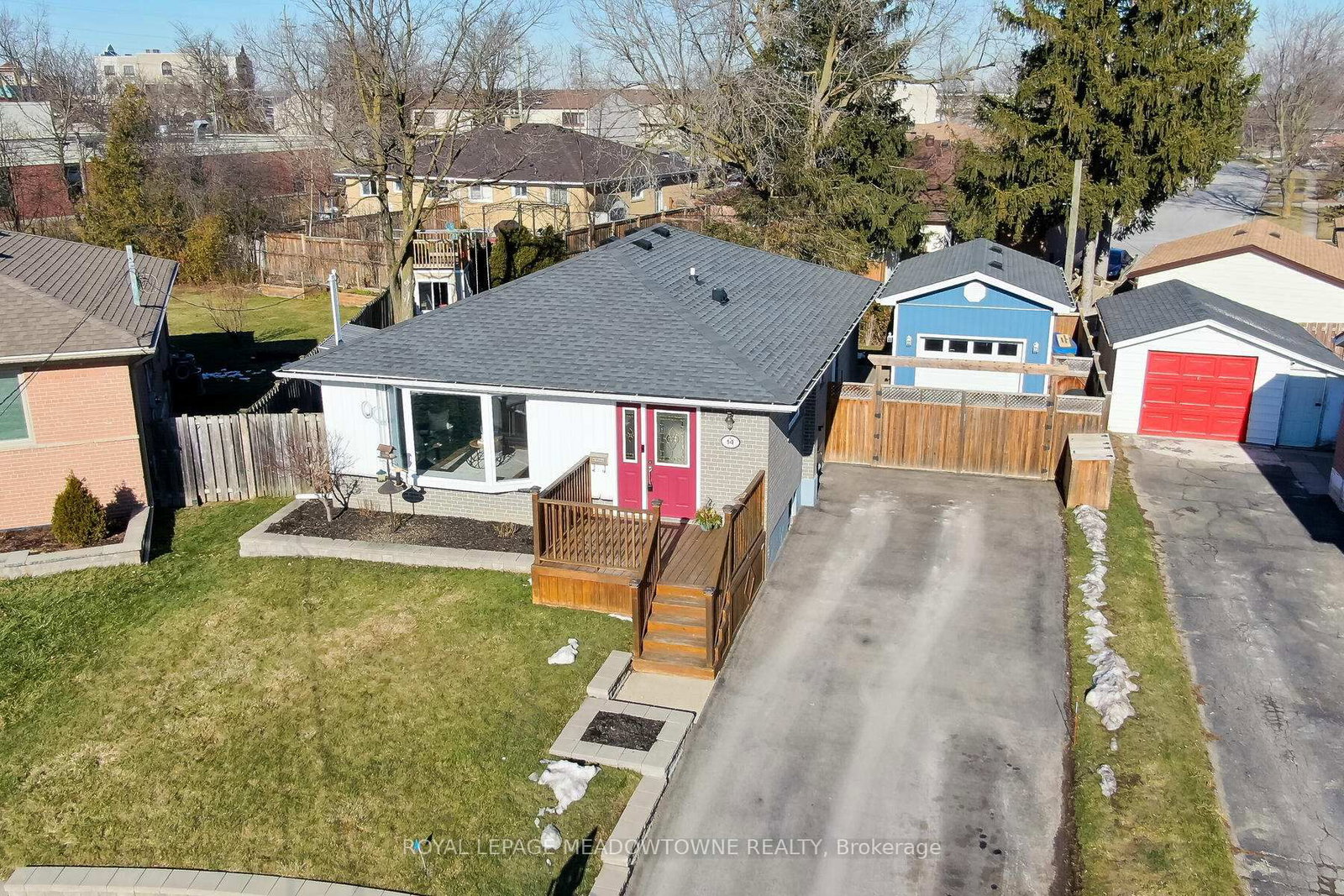 Listing photo 2