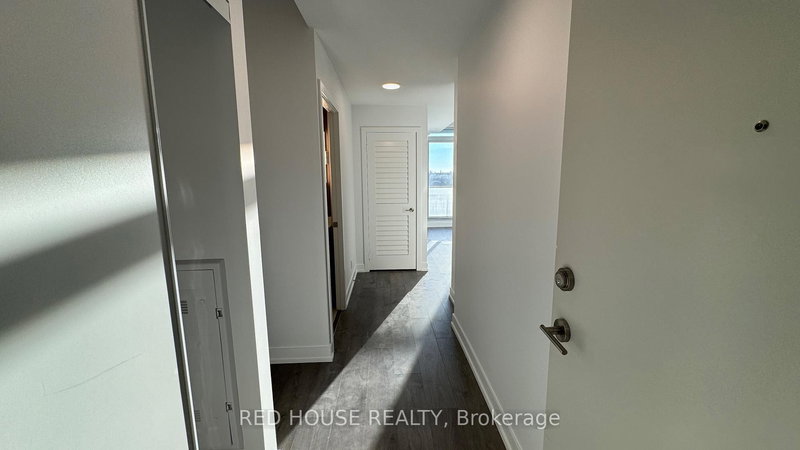 510 - 215 Veterans Dr, Brampton, L7A 0B6 | Image 2