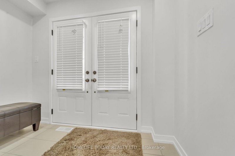 14 Hoover Rd, Brampton, L7A 4L2 | Image 3