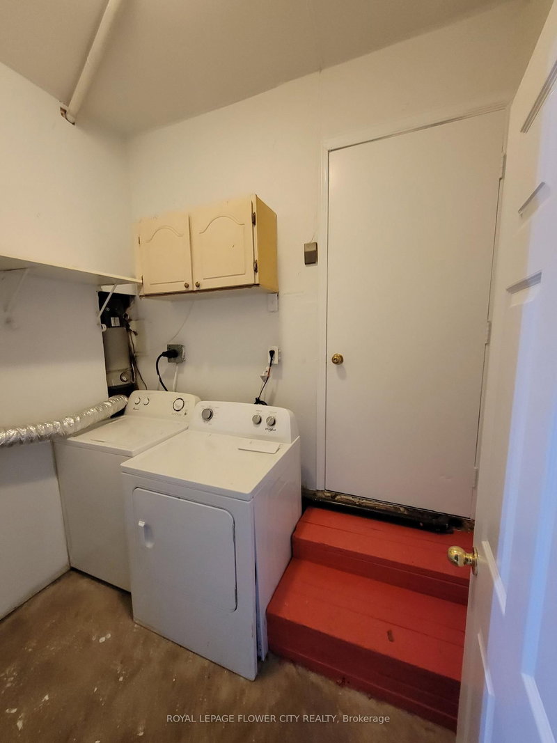 433 Hansen Rd N, Brampton, L6V 3P6 | Image 2