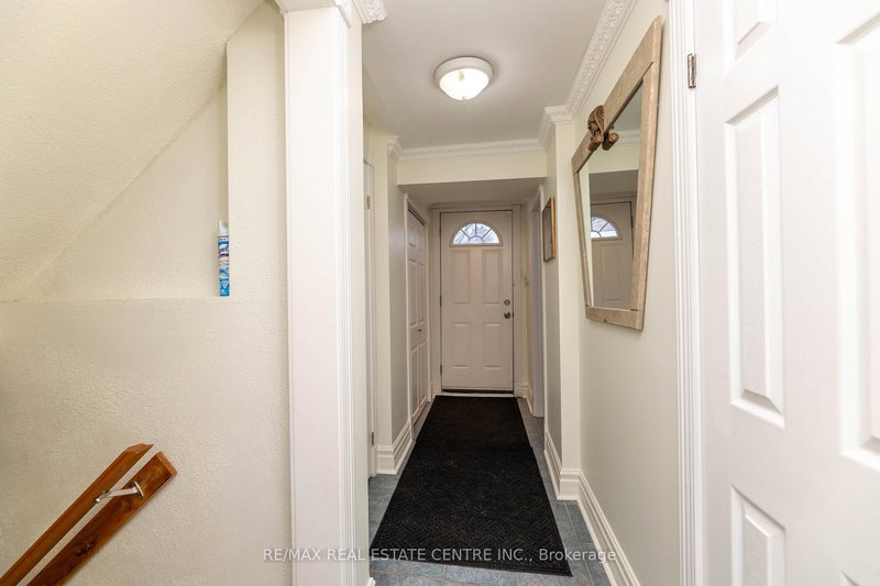 Lower - 2965 Weston Rd, Toronto, M9M 2S9 | Image 2