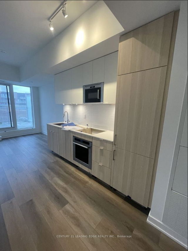 325 - 10 Mississauga Road