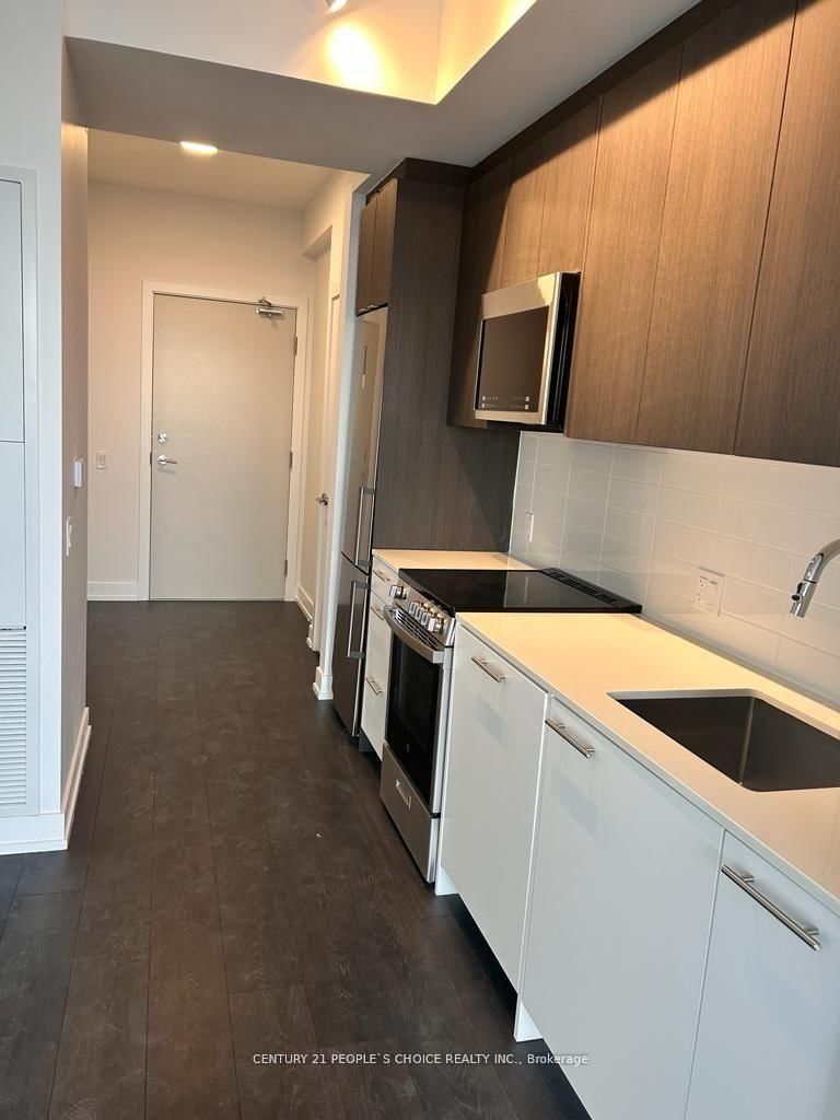 702 - 215 Veterans Dr, Brampton, L7A 0B6 | Image 3