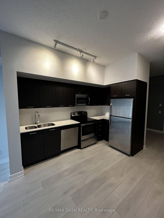 4303 - 2220 Lakeshore Boulevard W