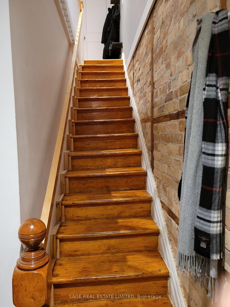 Upper - 108 Pearson Ave, Toronto, M6R 1G5 | Image 2