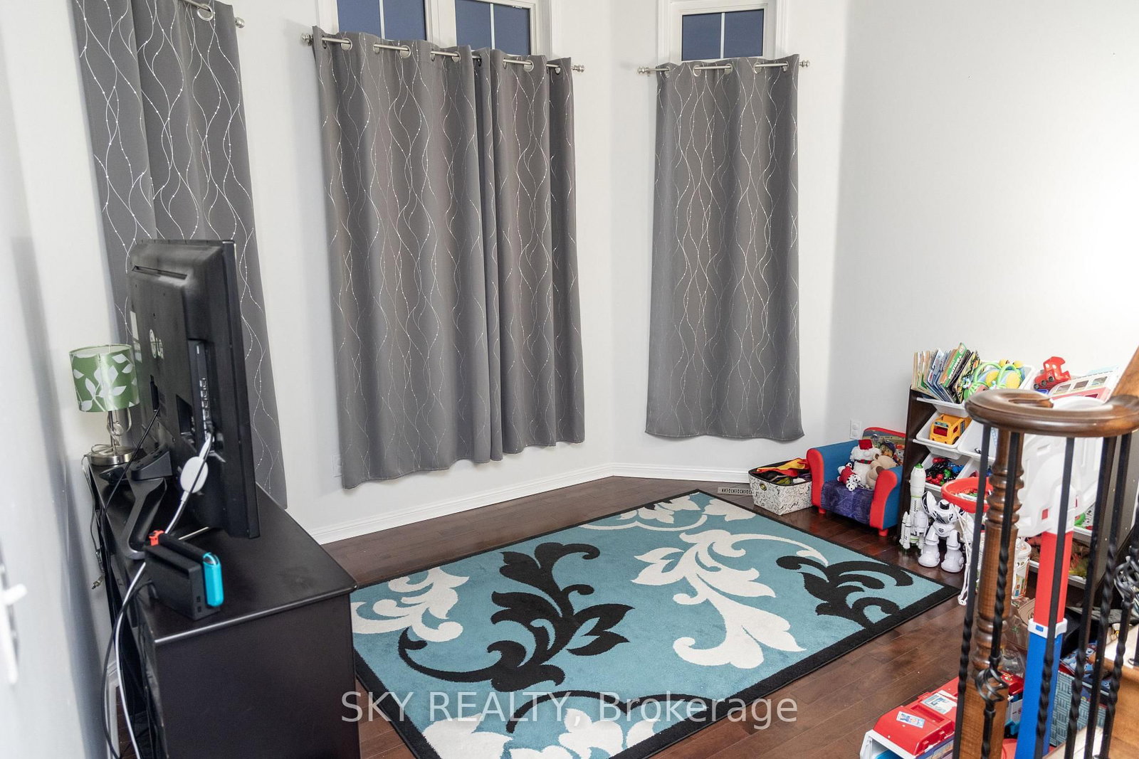 Listing Image 7