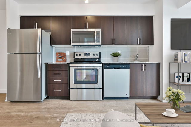 1812 - 1420 Dupont Street