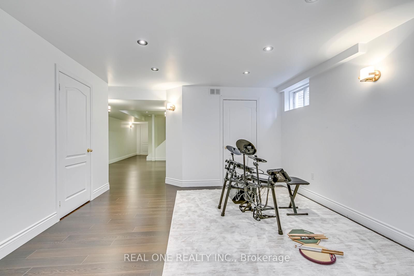 Listing Image 33