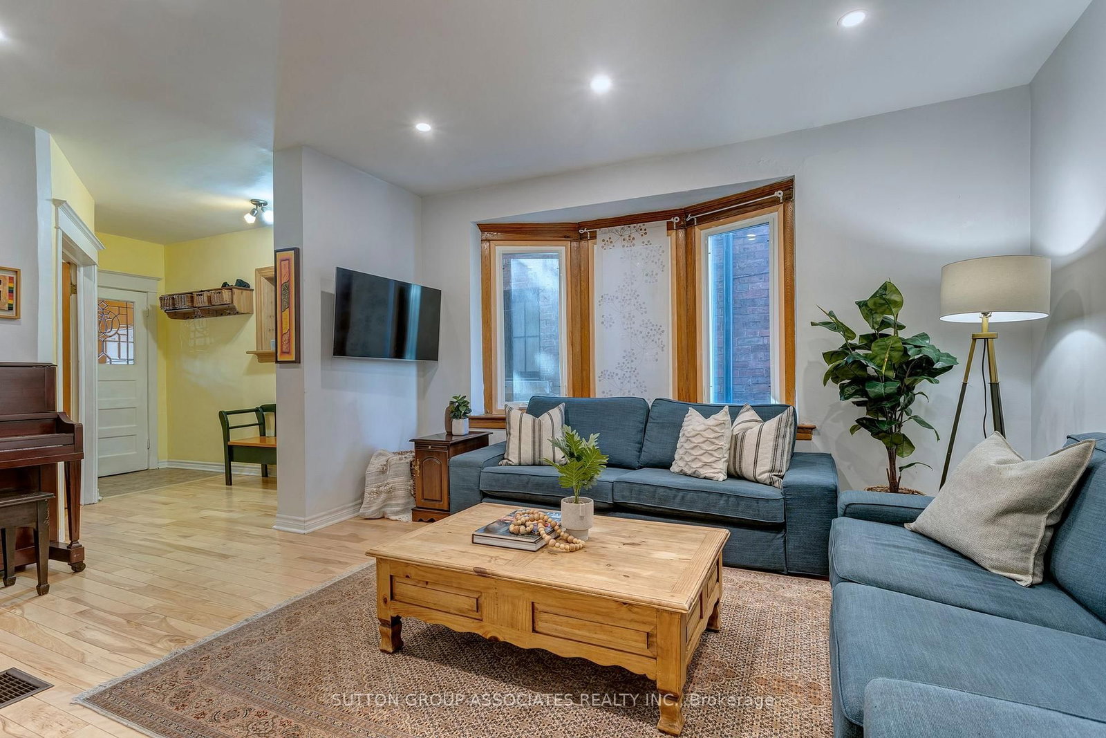Listing Image 10
