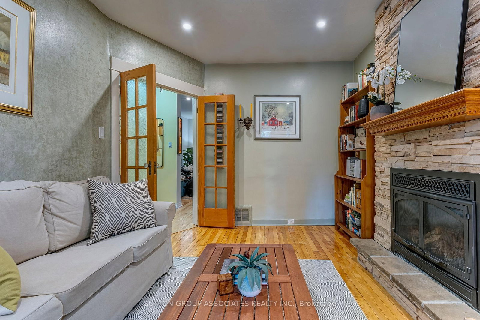 Listing Image 7