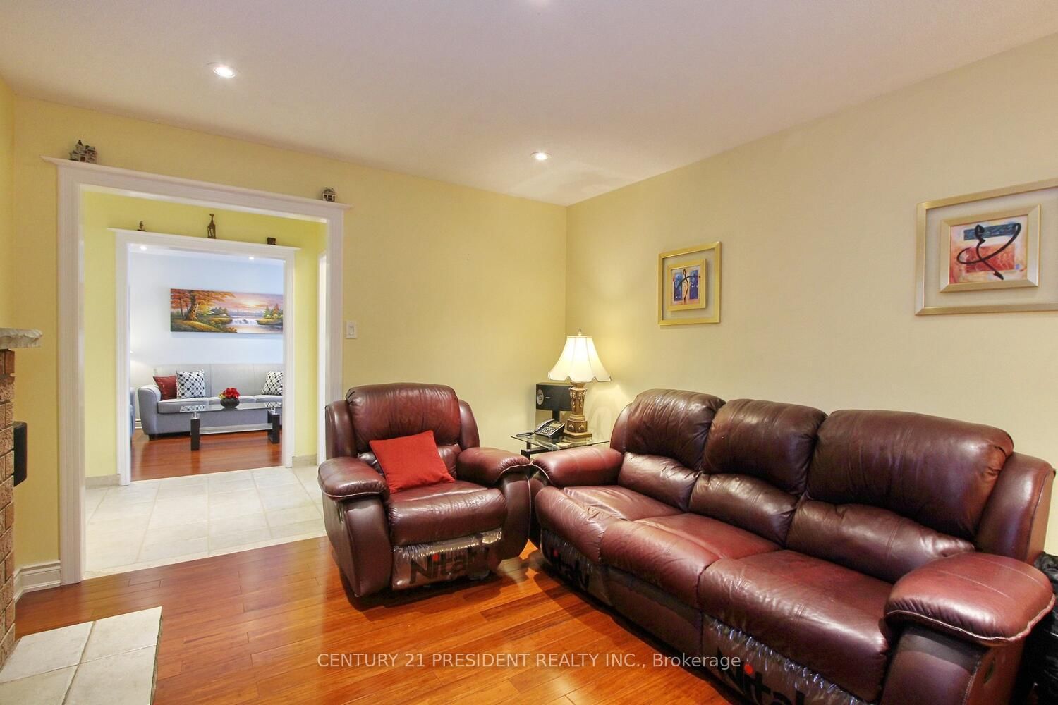 Listing Image 7