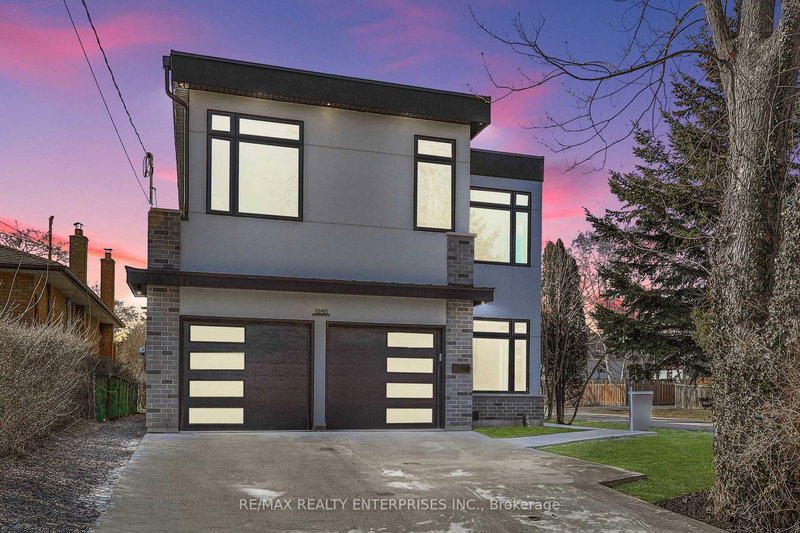 1050 Edgeleigh Ave, Mississauga, L5E 2G1 | Image 2