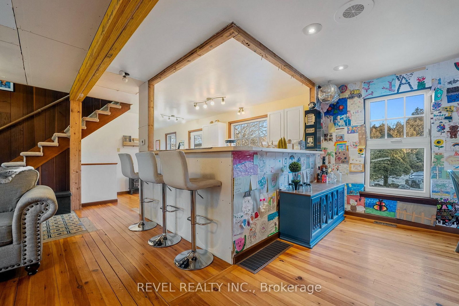 Listing Image 7