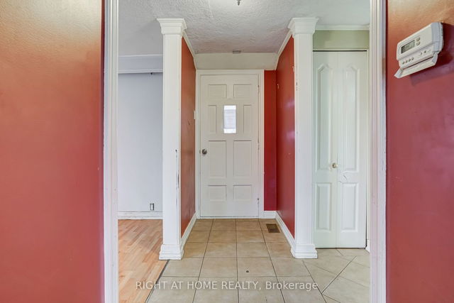 3043 DUNDAS Street