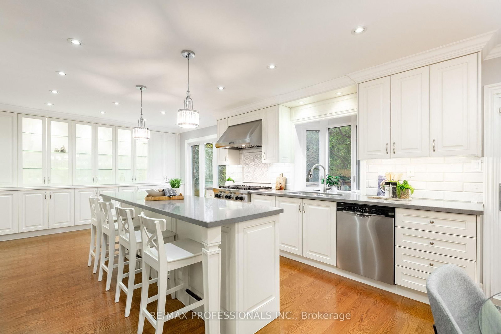 Listing Image 9