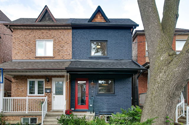 999 St Clarens Avenue