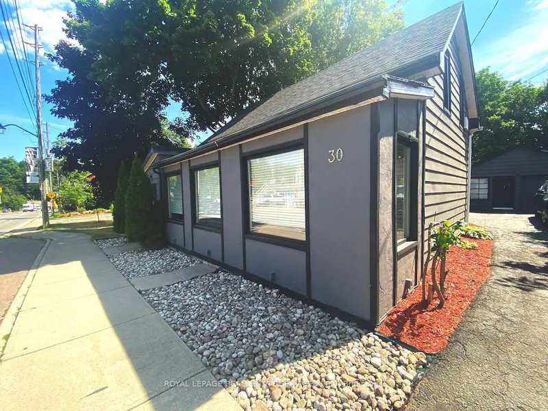 30 Main St N, Milton, L0P 1B0 | Image 2