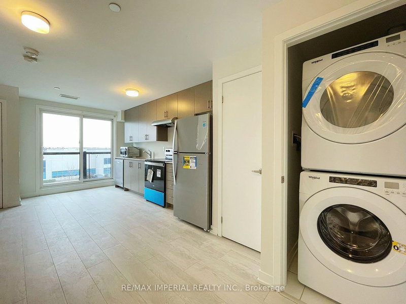 420 - 3401 Ridgeway Dr W, Mississauga, L5L 0B9 | Image 2