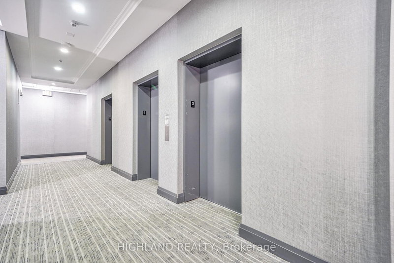 306 - 55 Speers Rd, Oakville, L6K 0H9 | Image 3