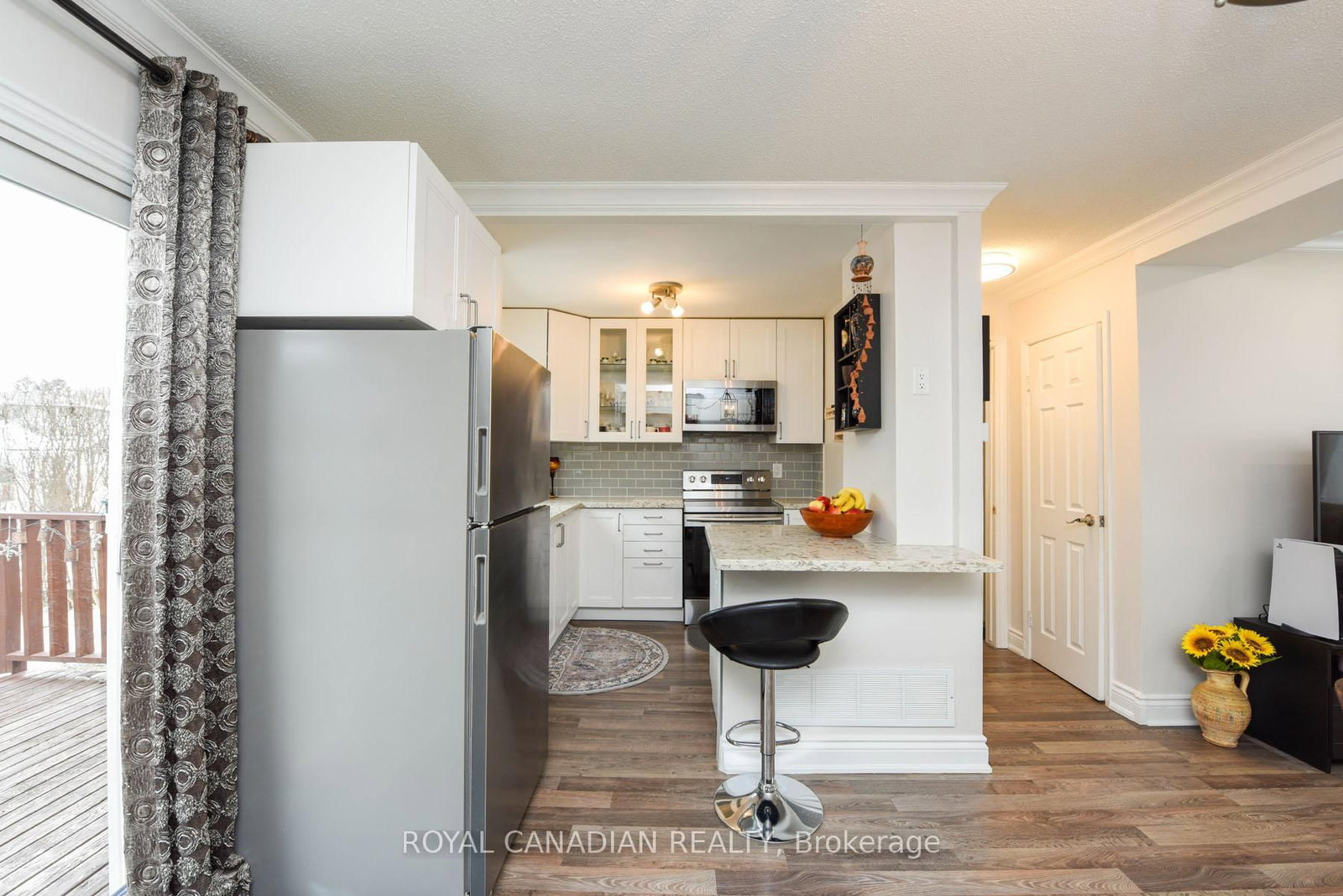Listing Image 7