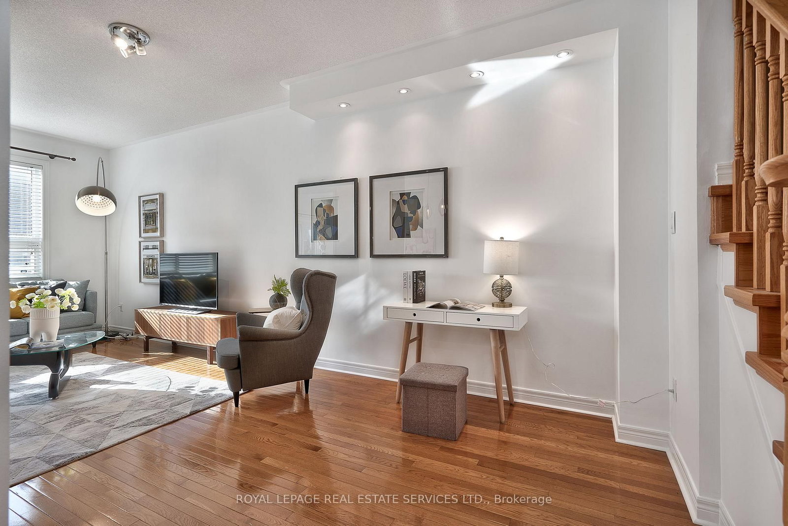 Listing Image 7