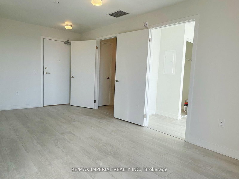 420 - 3401 Ridgeway Dr W, Mississauga, L5L 0B9 | Image 3