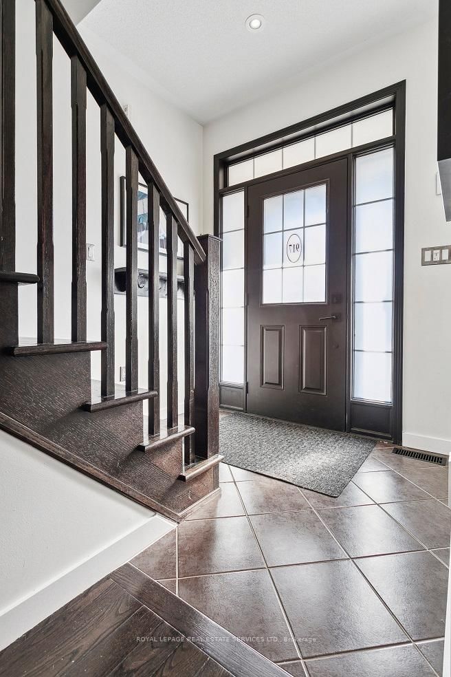 917 Mctrach Cres, Milton, L9T 1M5 | Image 3