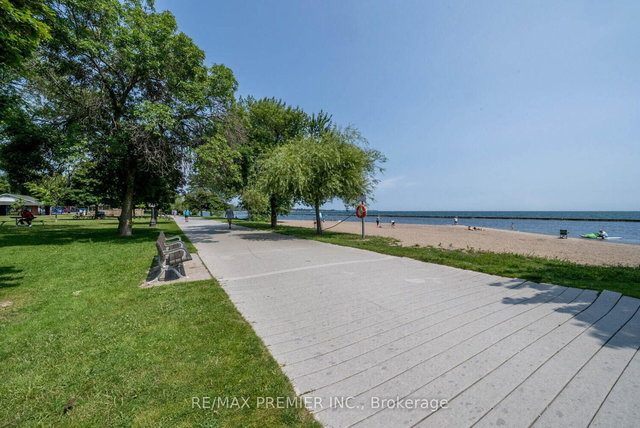 1817 - 1926 Lake Shore Boulevard W