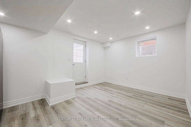 59 Richwood Cres, Brampton, L6X 4K7 | Image 2