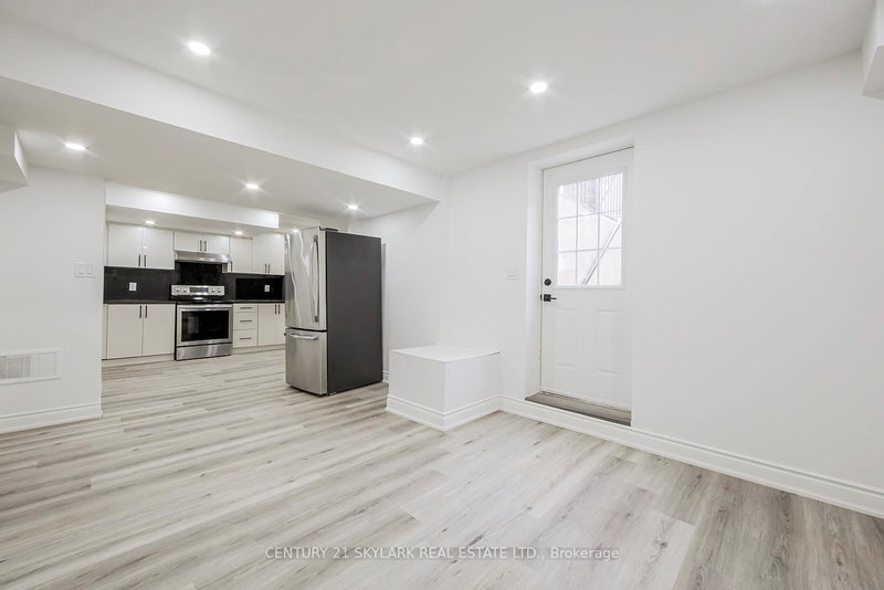 59 Richwood Cres, Brampton, L6X 4K7 | Image 3