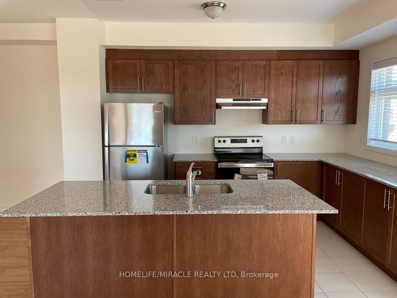 1560 Hilson Hts, Milton, L9E 1V5 | Image 3