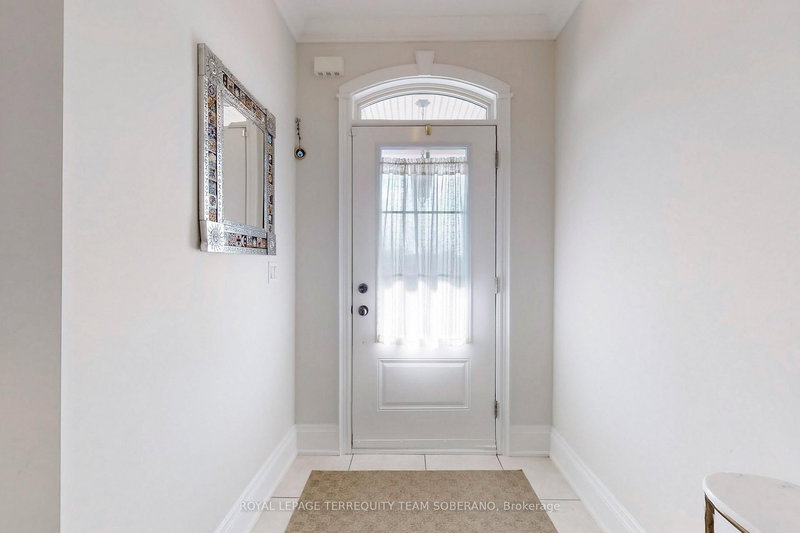 100 Falstaff Ave, Toronto, M6L 2E4 | Image 3