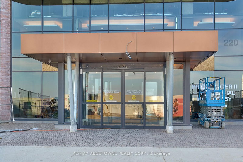 308 - 220 MISSINNIHE Way W, Mississauga, L5H 1G5 | Image 2