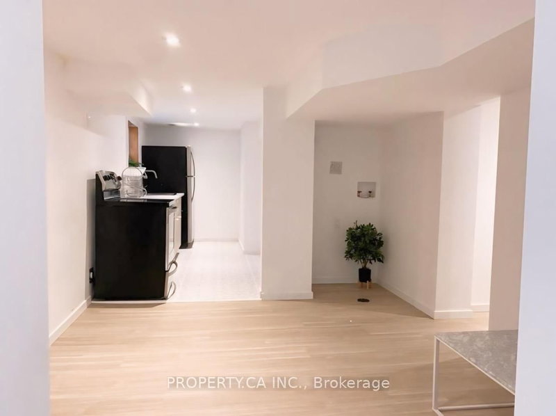 2 - 976 Glencairn Ave, Toronto, M6B 2A9 | Image 2