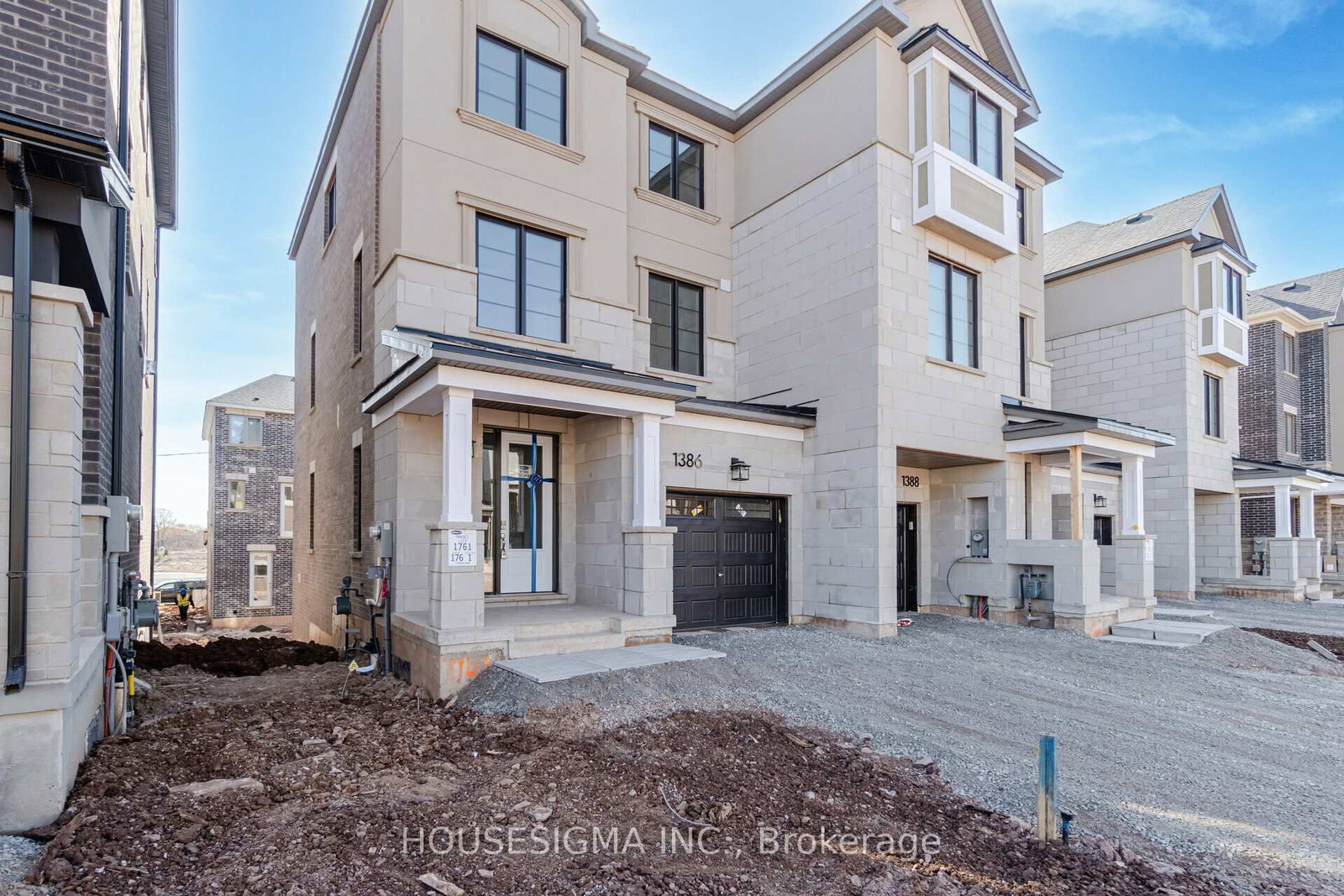 1386 Kaniv Street - Photo 2