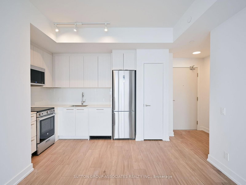 1007 - 215 Veterans Dr, Brampton, L7A 0B6 | Image 3